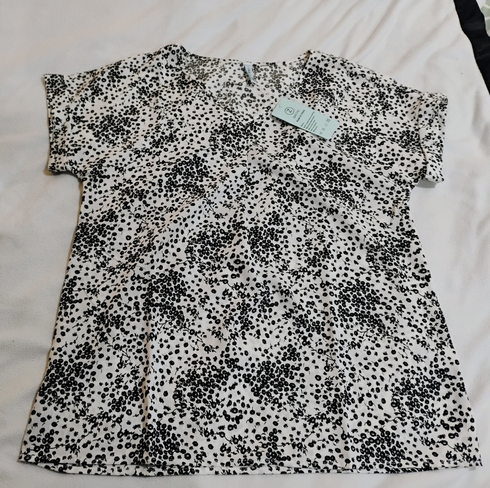 Chic Black and White Women's Blouse